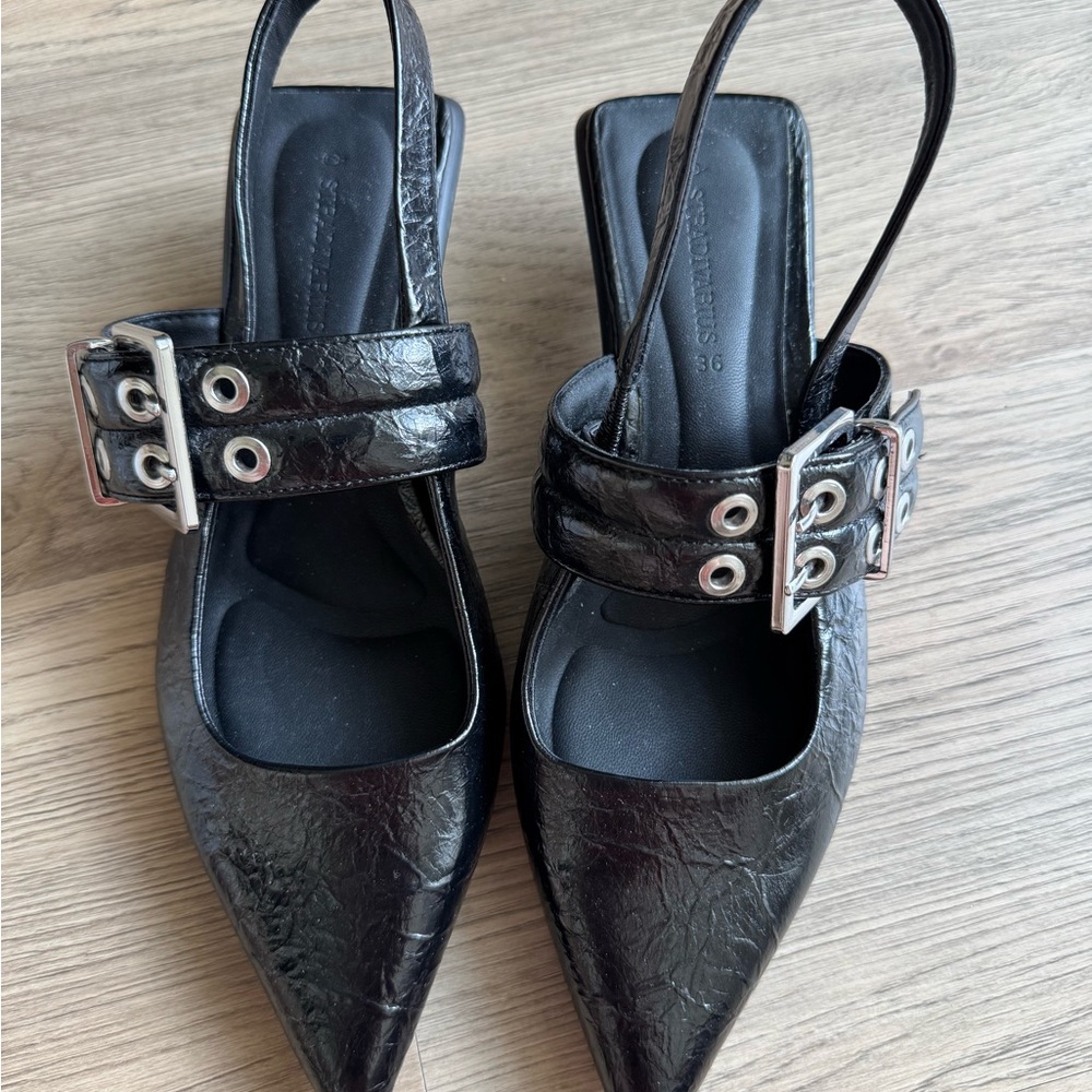 Stradivarius Kitten Heel